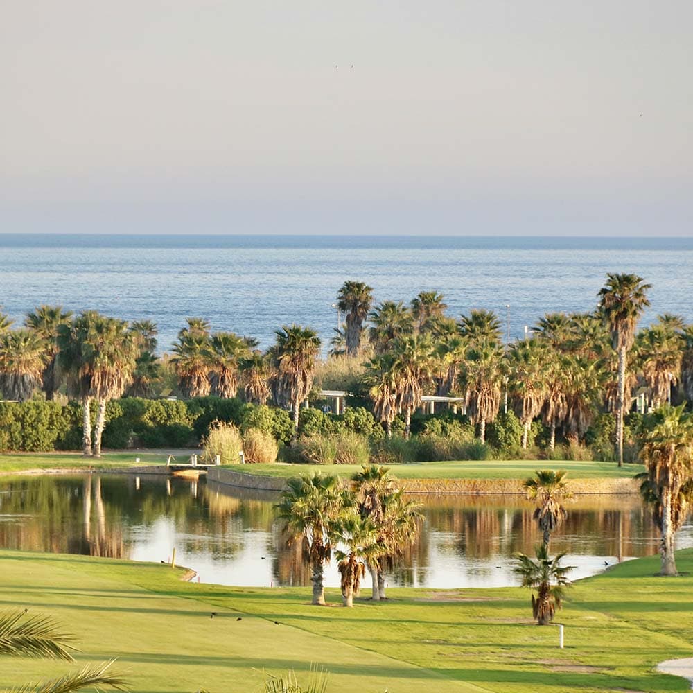Campo de golf con vistas al Mediterráneo