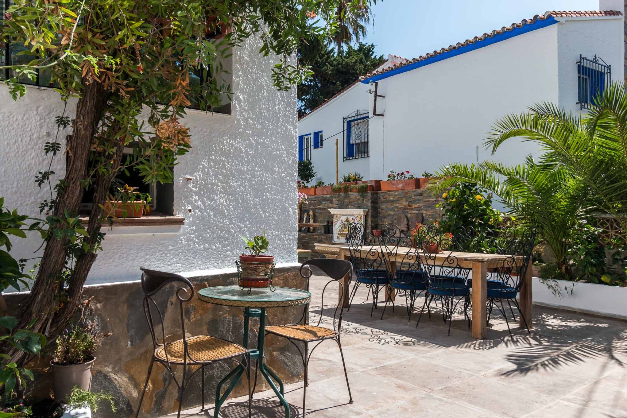 Garden seating side area